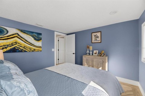 House in Belleair Beach, Florida 3 bedrooms, 261.8 sq.m. № 2128229 - photo 25