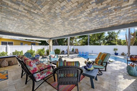 House in Belleair Beach, Florida 3 bedrooms, 261.8 sq.m. № 2128229 - photo 20