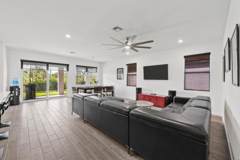 House in Jensen Beach, Florida 3 bedrooms, 169.08 sq.m. № 2086993 - photo 4