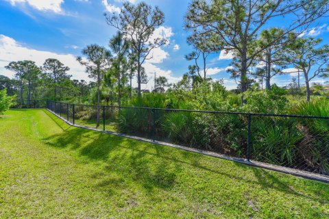 House in Jensen Beach, Florida 3 bedrooms, 169.08 sq.m. № 2086993 - photo 27