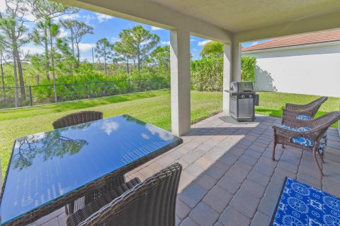 House in Jensen Beach, Florida 3 bedrooms, 169.08 sq.m. № 2086993 - photo 6