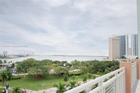 Купить кондоминиум в Майами, Флорида 45.62м2, № 2053509 - фото 4