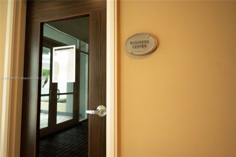 Купить кондоминиум в Майами, Флорида 45.62м2, № 2053509 - фото 16