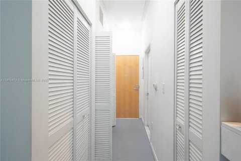 Купить кондоминиум в Майами, Флорида 45.62м2, № 2053509 - фото 9