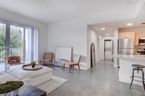 Снять в аренду виллу или дом в Майами, Флорида 3 спальни, 120.77м2, № 2050960 - фото 7