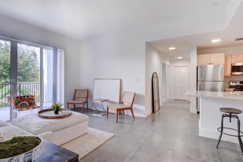 Снять в аренду виллу или дом в Майами, Флорида 3 спальни, 120.77м2, № 2050960 - фото 8