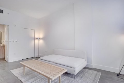 Снять в аренду виллу или дом в Майами, Флорида 3 спальни, 120.77м2, № 2050960 - фото 15