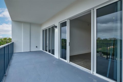 Снять в аренду виллу или дом в Майами, Флорида 3 спальни, 120.77м2, № 2050960 - фото 16