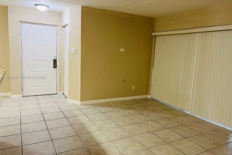 Купить кондоминиум в Майами, Флорида 1 спальня, 72.28м2, № 1985888 - фото 5