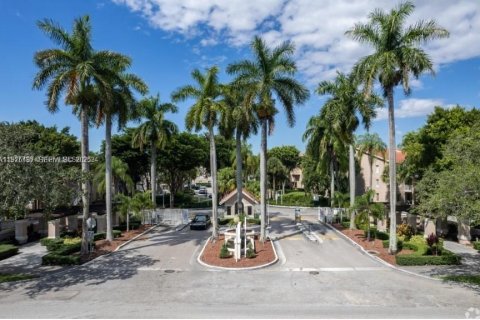 Купить кондоминиум в Майами, Флорида 1 спальня, 72.28м2, № 1985888 - фото 2