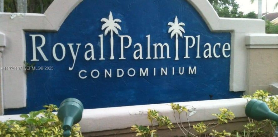 Кондоминиум с 1 спальней в Майами, Флорида № 1985888