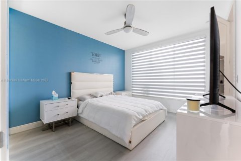 Townhouse in Doral, Florida 3 bedrooms, 246.56 sq.m. № 1941813 - photo 26