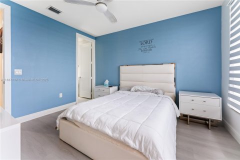 Townhouse in Doral, Florida 3 bedrooms, 246.56 sq.m. № 1941813 - photo 27