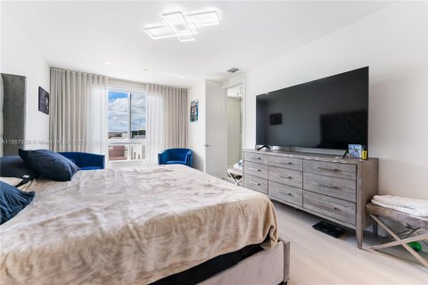 Townhouse in Doral, Florida 3 bedrooms, 246.56 sq.m. № 1941813 - photo 21