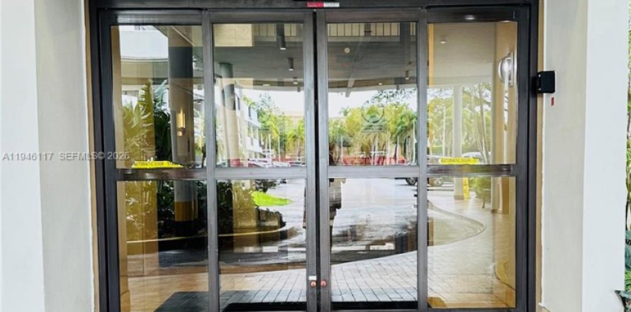 Condominio en Aventura, Florida, 1 dormitorio  № 2002732