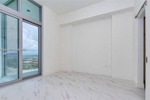 Снять в аренду кондоминиум в Санрайз, Флорида 2 спальни, 97.55м2, № 1997883 - фото 11