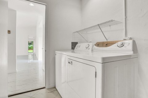 Adosado en venta en Palm City, Florida, 3 dormitorios, 139.63 m2 № 2078379 - foto 24