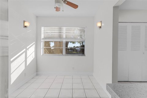 Copropriété à vendre à Tamarac, Floride: 2 chambres, 108.7 m2 № 2185209 - photo 4