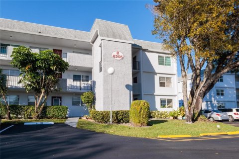 Condo à Tamarac, Floride, 2 chambres  № 2185209