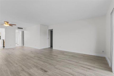 Copropriété à vendre à Tamarac, Floride: 2 chambres, 108.7 m2 № 2185209 - photo 16