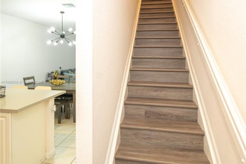 Купить таунхаус в Майами-Гарденс, Флорида 2 спальни, 114.08м2, № 1961675 - фото 12