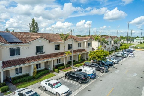 Купить таунхаус в Майами-Гарденс, Флорида 2 спальни, 114.08м2, № 1961675 - фото 30