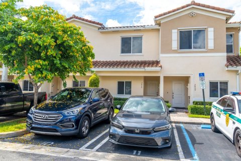 Купить таунхаус в Майами-Гарденс, Флорида 2 спальни, 114.08м2, № 1961675 - фото 29