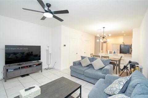 Таунхаус в Майами-Гарденс, Флорида 2 спальни, 114.08м2 № 1961675