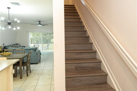 Купить таунхаус в Майами-Гарденс, Флорида 2 спальни, 114.08м2, № 1961675 - фото 10