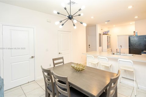 Купить таунхаус в Майами-Гарденс, Флорида 2 спальни, 114.08м2, № 1961675 - фото 7