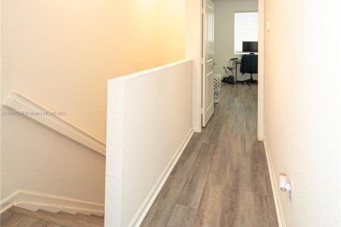 Купить таунхаус в Майами-Гарденс, Флорида 2 спальни, 114.08м2, № 1961675 - фото 11