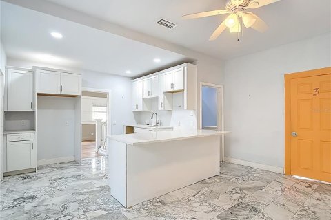 Casa en venta en Tampa, Florida, 4 dormitorios, 171.87 m2 № 2149473 - foto 15