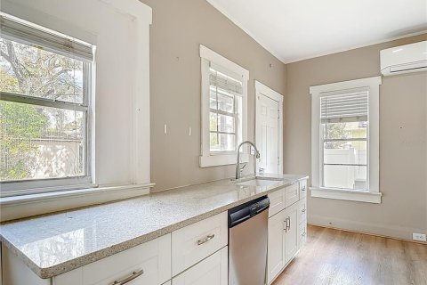 Casa en venta en Tampa, Florida, 4 dormitorios, 171.87 m2 № 2149473 - foto 29