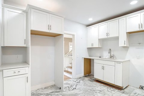 Casa en venta en Tampa, Florida, 4 dormitorios, 171.87 m2 № 2149473 - foto 20