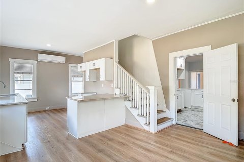 Casa en venta en Tampa, Florida, 4 dormitorios, 171.87 m2 № 2149473 - foto 27