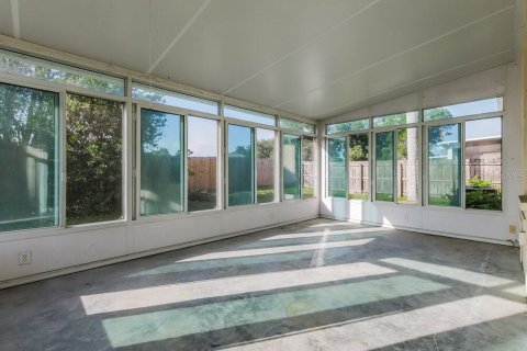 Villa ou maison à louer à Land O' Lakes, Floride: 3 chambres, 149.57 m2 № 2117018 - photo 9