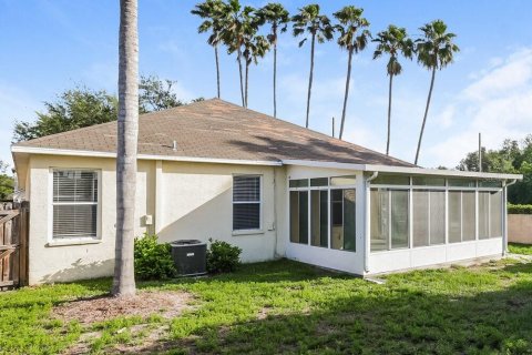 Villa ou maison à louer à Land O' Lakes, Floride: 3 chambres, 149.57 m2 № 2117018 - photo 16