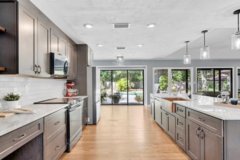 Casa en venta en Apopka, Florida, 4 dormitorios, 188.22 m2 № 2420213 - foto 12