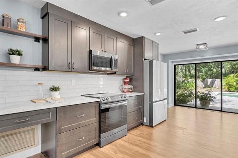Casa en venta en Apopka, Florida, 4 dormitorios, 188.22 m2 № 2420213 - foto 11