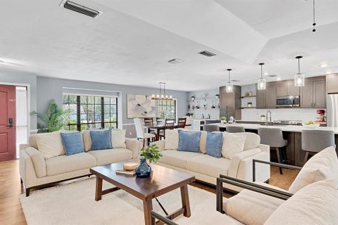 Casa en venta en Apopka, Florida, 4 dormitorios, 188.22 m2 № 2420213 - foto 5