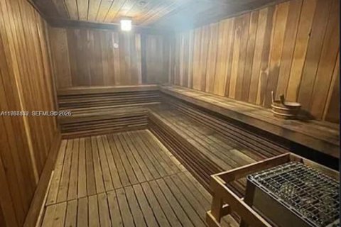 Condo in Aventura, Florida, 2 bedrooms  № 1997529 - photo 22