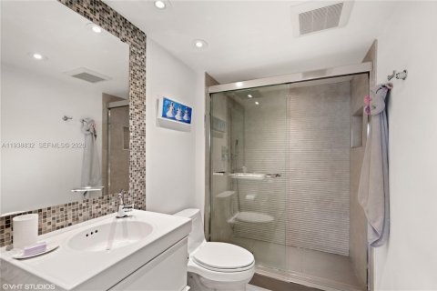 Condo in Aventura, Florida, 2 bedrooms  № 1997529 - photo 10