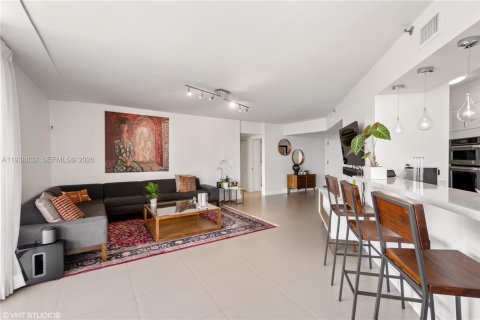 Condo in Aventura, Florida, 2 bedrooms  № 1997529 - photo 3
