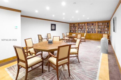 Condo in Aventura, Florida, 2 bedrooms  № 1997529 - photo 17