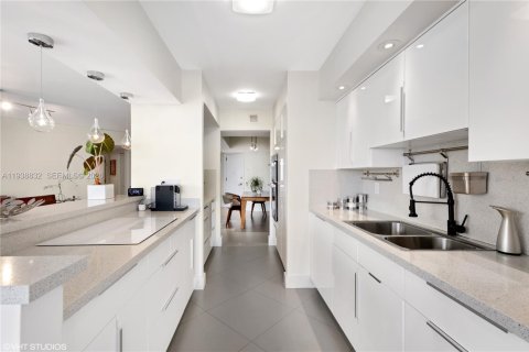 Condo in Aventura, Florida, 2 bedrooms  № 1997529 - photo 4
