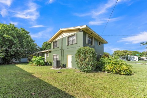Villa ou maison à louer à Miami, Floride: 4 chambres, 148.27 m2 № 1999393 - photo 14