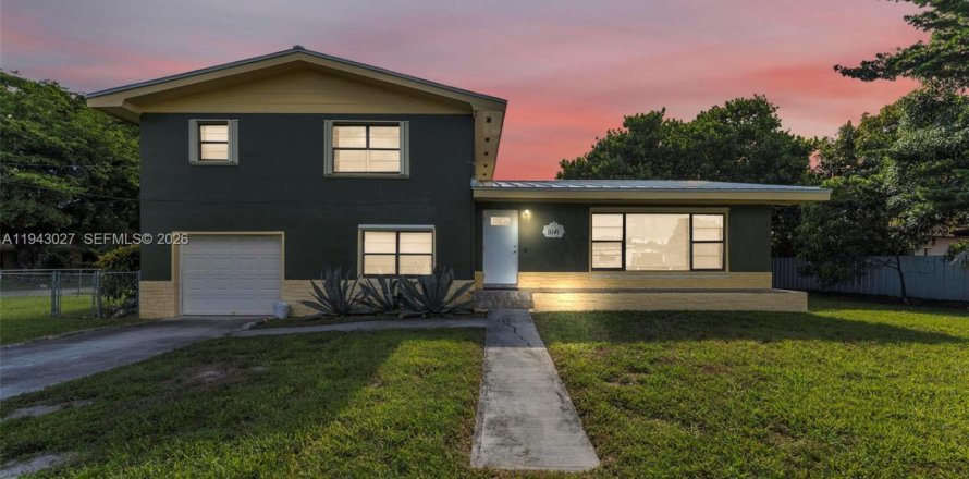 Villa ou maison à Miami, Floride 4 chambres, 148.27 m2 № 1999393