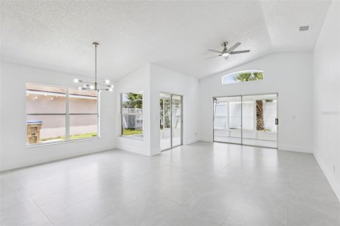 Casa en venta en Kissimmee, Florida, 3 dormitorios, 129.32 m2 № 2167392 - foto 5