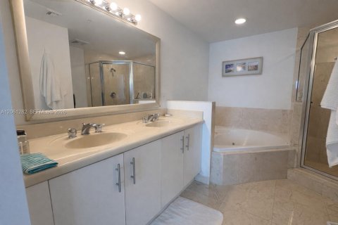 Copropriété à louer à North Bay Village, Floride: 2 chambres, 116.22 m2 № 2273821 - photo 22