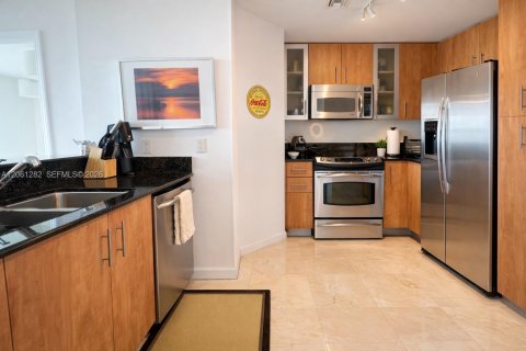 Copropriété à louer à North Bay Village, Floride: 2 chambres, 116.22 m2 № 2273821 - photo 11